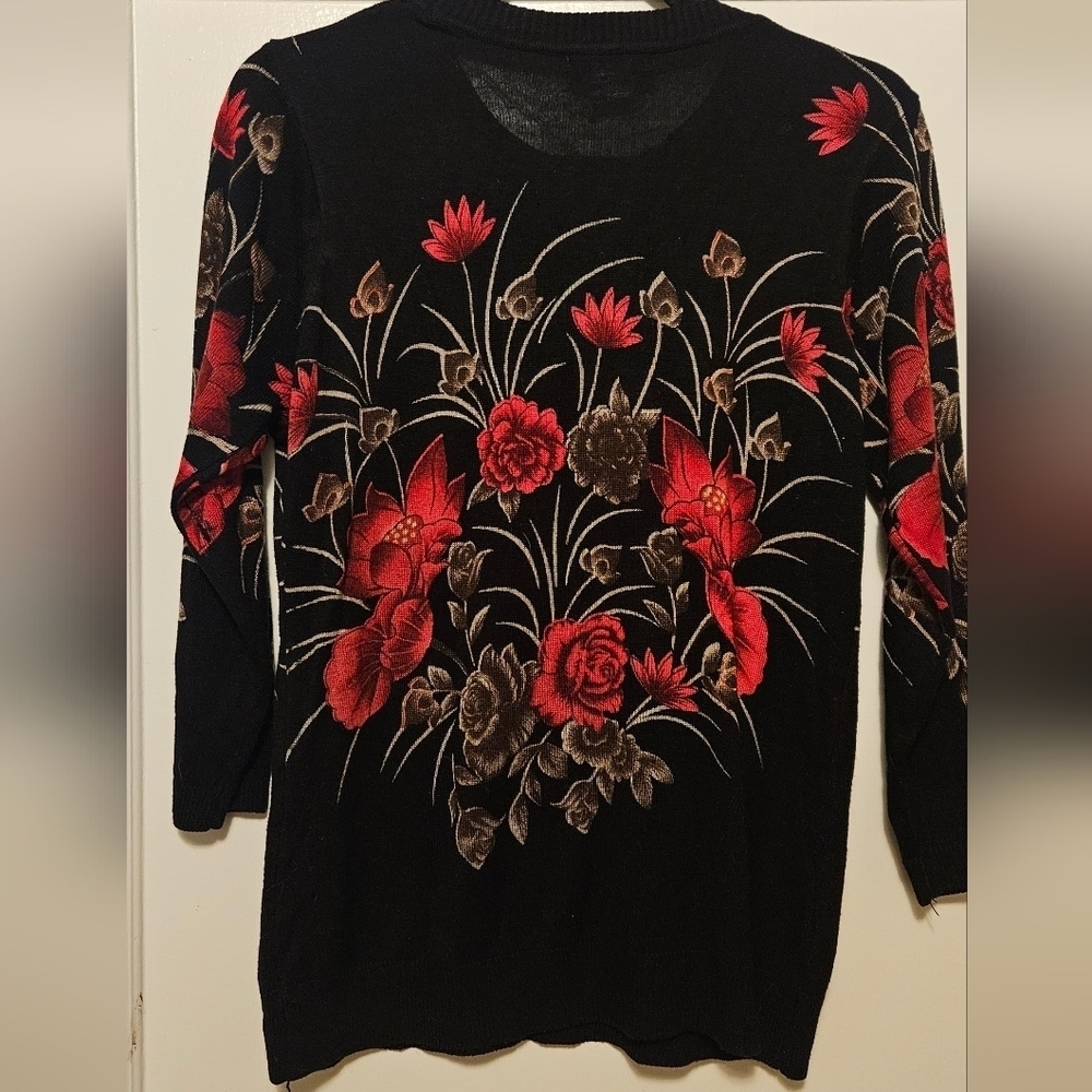 Vintage C.D. Petites Black And Red Floral Top - Picture 4 of 4